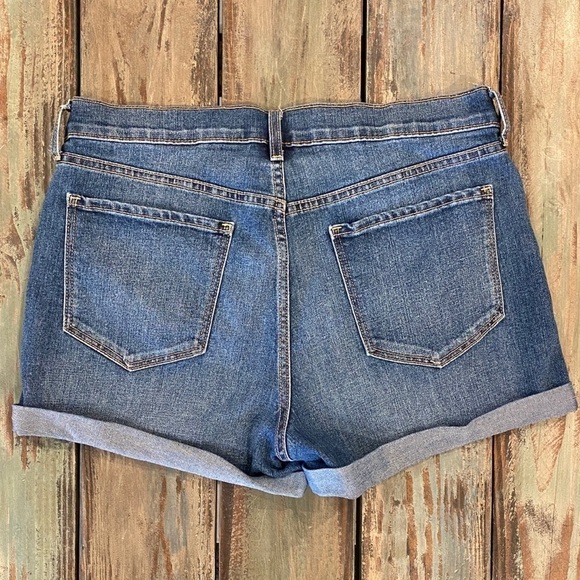 Old Navy High 10.5” Rise Cuffed Denim Shorts, Size 12, Stretch, Distressed - Picture 2 of 5